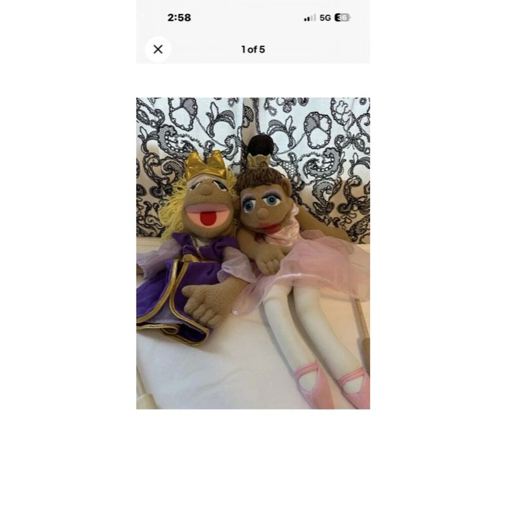 Melissa and Doug puppets set of 2